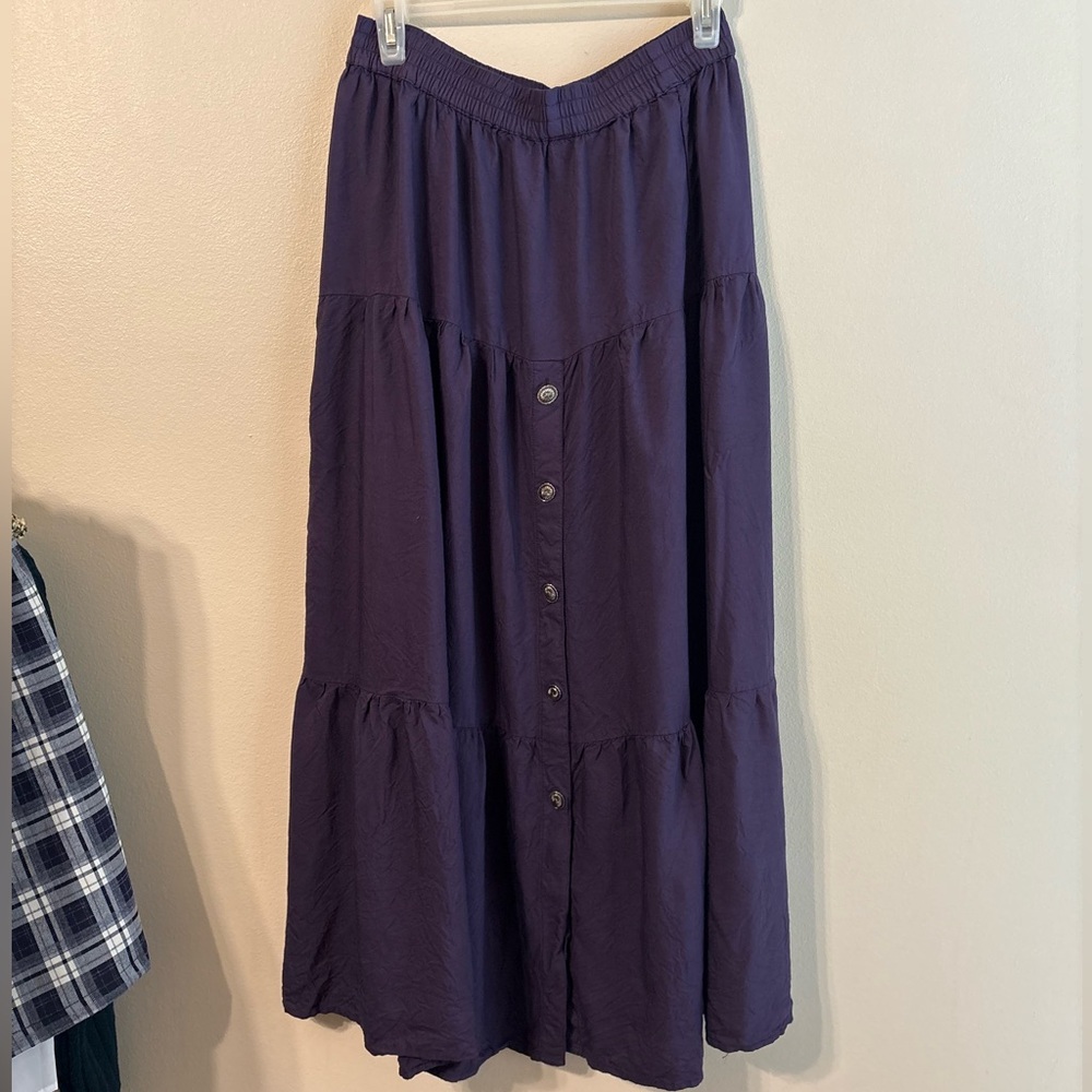 vintage purple tiered maxi skirt w/ buttons, size L 🪻